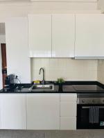 Over the Rainbow - B&B Almada