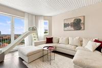 Castle View Rooftop Terrace Penthouse 5BR Old Town - B&B Bratislava