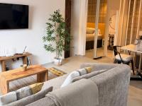 Newly renovated studio with Swimming Pool - Chambres d'hôtes Estepona