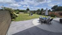 The Paddocks, Luxury Barn Retreat, Wolseley Bridge, Cannock Chase, Staffordshire - B&B Colwich