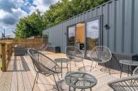 Modern Tiny Home with Hot Tub - Chambres d'hôtes Redberth