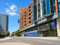 5 mins walk from Wembley Stadium l Arena l Park Station Free Secured Parking l 3 Bedroom Apartment with Balcony I Easy Access to London's Iconic Landmarks - B&B Londra