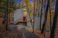 Black Forest - Wifi, Pet Friendly, Grill, Deck, Screen Porch, Family Friendly, Fireplace, Pool Access, Hiking - B&B Berkeley Springs