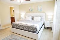 Sunnyside Palms - 2BR, Poolside, 5 min to Beach - B&B Largo