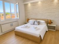 Zona Ospedale - 75 mq di luce - Bed and Breakfast Udine