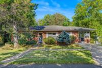 Castle View - Wifi, Pet Friendly, Screen Porch, Game Room, Grill, Family Friendly, Kid Friendly, Fireplace - Bed and Breakfast Berkeley Springs