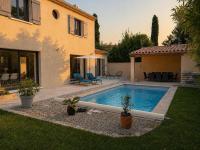 Piscine et villa tout confort au cœur des Alpilles - B&B Mas-Blanc-des-Alpilles
