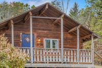 Whispering Hills -- Pet Friendly - Grill - Wifi - Fire Pit - Covered Porch - Screen Porch - Fireplace - View - Billiard Table - Game room - Chambres d'hôtes Hedgesville