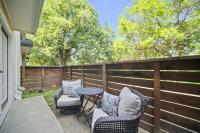 Spacious and Stylish Apartment right near ATT Stadium - B&B Arlington