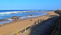 Spacious two-bedroom Umdloti apartment with sea views - Bed and Breakfast eMdloti