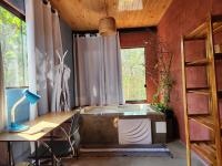 Casa da Mata, banheira de hidromassagem, acesso ao Rio São Miguel - B&B Alto Paraíso de Goiás