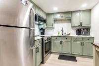 Walkable Condo Near Ski Shuttle & Mammoth Creek! - B&B Mammoth Lakes