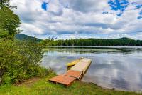 Rustic Adirondacks Home w/ Hot Tub & Lake Access! - Bed and Breakfast Chestertown