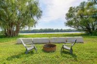 Spacious Home w/ Deck & Mississippi River Views - Chambres d'hôtes Grafton