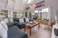 Twin Peaks 1 - B&B Blueys Beach