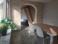 Geräumige & helle Wohnung im Taunus mit Terrasse - B&B Niedernhausen