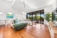 Paradise Palms 3 BR - Walk to Beach w Boat Parking - B&B Agnes Water