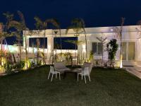 Oasis Villa with Private Pool Gurgaon - Chambres d'hôtes Gurgaon