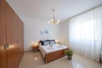 Apartment mit Balkon