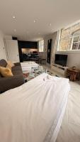 Stylish 1 Bedroom Apartment - B&B London