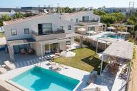 Pelagia's Loft Villas Haroupi & Rodi with Private Heated Pools, 5 Walking Distance to the Beach - Chambres d'hôtes Kavrós