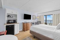 Oceanfront King Room with Private Balcony 4th Floor - B&B Pawleys Island