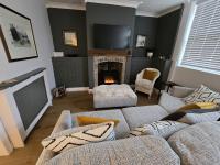 Free Parking, Outdoor Decking - Flanders Cottage - B&B Beverley