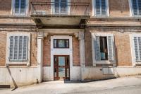 GuestHost - Palazzo Piave fuori Porta Camollia Apt - Bed and Breakfast Siena