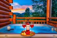 Heated 84F Pool Views Game Room Hot Tub - B&B Pigeon Forge
