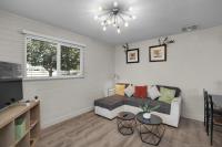 Spacious 2BR Condo, Steps to Downtown Gilbert, King Bed & Laundry - B&B Gilbert