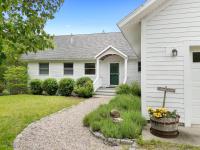 Comfortable bayfront home with beautiful views, large deck & on-site tennis - Ferienwohnung Seal Cove