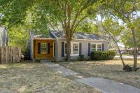 Walk to AT&T Stadium! Bright Home w/ Private Yard - Bed and Breakfast Arlington