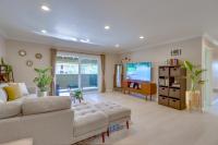 Entire Private Home with Garage Parking, Family Home Free Pool, and Tub, 3 Bedrooms 2 Bathrooms Available Now - Ferienwohnung Chula Vista