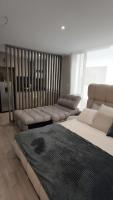 Estudio moderno con vista a la ciudad, terraza y gym A minutos del Metro La Carolina, Quito - B&B Quito