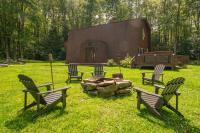 Boulder Retreat Charming 2 Bedroom Loft with Hot Tub Fireplace near Deep Creek Lake Accident - B&B Accident