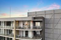 Harbour Views on Honeysuckle - Waterfront, Central Location - B&B Newcastle