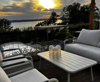 Studio VillaSjövik med utsikt över Vättern, 5 minuter till Elmia! - B&B Huskvarna