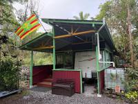 RV in a Rainforest Tree - A fun, unique, magical jungle experience! - Ferienwohnung Pāhoa