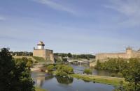 Two Castles Cozy Stay & Self Check-in - B&B Narva