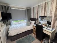 Twin Room with Ensuite and Private Entrance