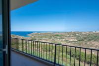 3 Bdr Apt with Panoramic Valley Beach Views - Bed and Breakfast Xagħra