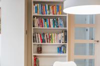 Bracknell - Modern 3 Bed House - Free Parking, Sleeps 5 - B&B Binfield