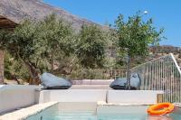 Latypi Terra House - B&B Tríopetra