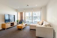 2BR Apartment with FREE Car Park - B&B Adelaide