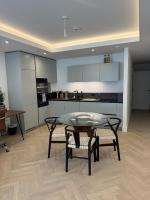 Apartamento de 1 dormitorio con balcón