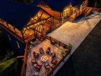 Olive Hill Sleeps 32 Pool Hot Tub Theater Sauna - Chambres d'hôtes Sevierville