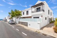 Casa Lily en Playa Honda de Lanzarote, dúplex con terraza a 300 m de la playa - Ferienwohnung Playa Honda
