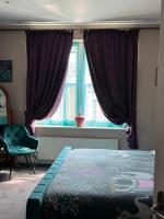 Super King, Close to Beach, Shops, Train, Shared Bathroom - Chambres d'hôtes Saint Leonards-on-Sea