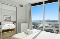 Top 10 Toronto Waterfront 2BR-2BA Penthouse - Lake Views, Free Parking & Plane Watching - Ferienwohnung Toronto