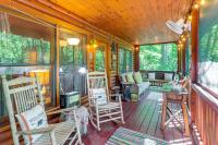 Peaceful Blue Ridge Cabin w/ Decks & Fire Pit - Bed and Breakfast Blue Ridge